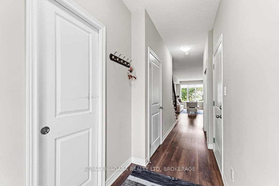 23B Bloomfield Avenue, St. Catharines, ON L2P 1W8 – photo 3
