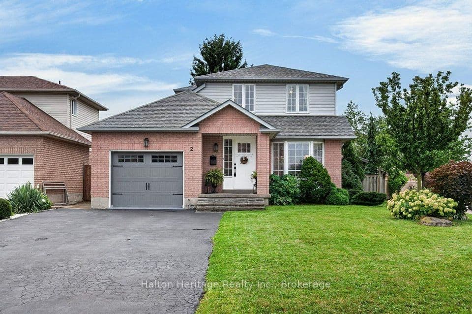 2 Luciano Court, Hamilton, ON L9A 5G4 – main photo