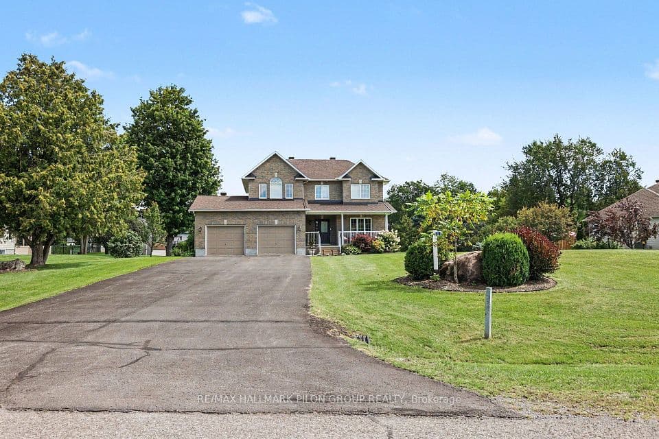 153 Sophie Street, Clarence-Rockland, ON K4K 1K7 – main photo