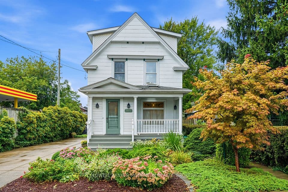 3973 St Peter Avenue, Niagara Falls, ON L2J 2N9 – main photo