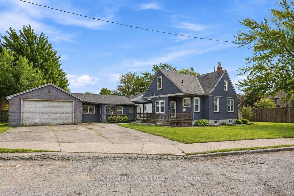 240 Pelham Road, St. Catharines, ON L2S 1X6 – main photo