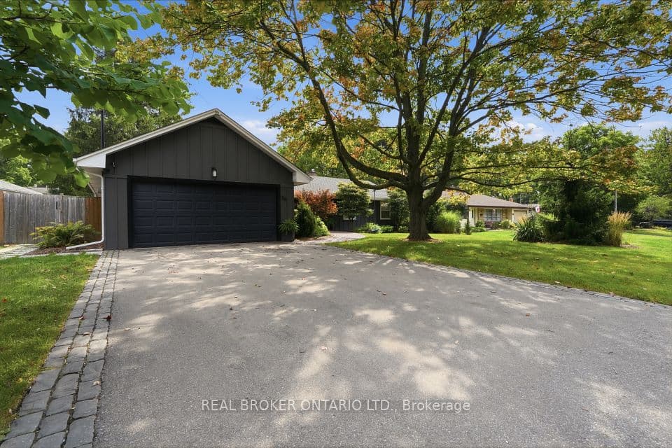 54 Mayfair Avenue, Hamilton, ON L9H 3L1 – photo 2