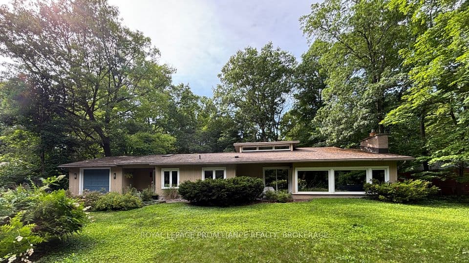 27 Riverside Drive, Kingston, ON K7L 4V1 – main photo
