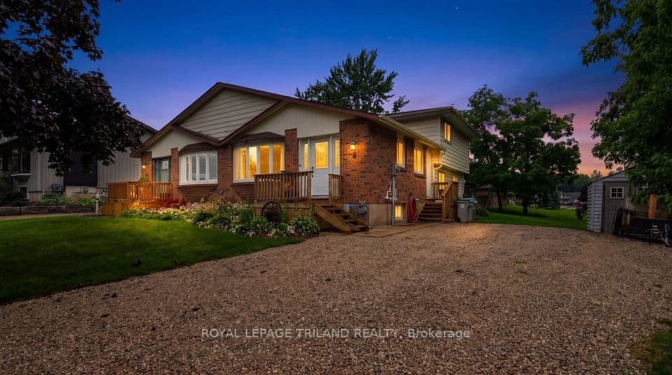 6 Bayley Street, Lambton Shores, ON N0N 1J0 – main photo