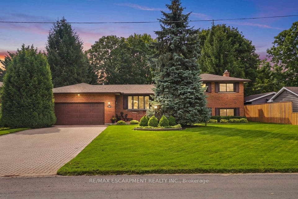 8 Norbert Street, Kitchener, ON N2K 1E6 – main photo