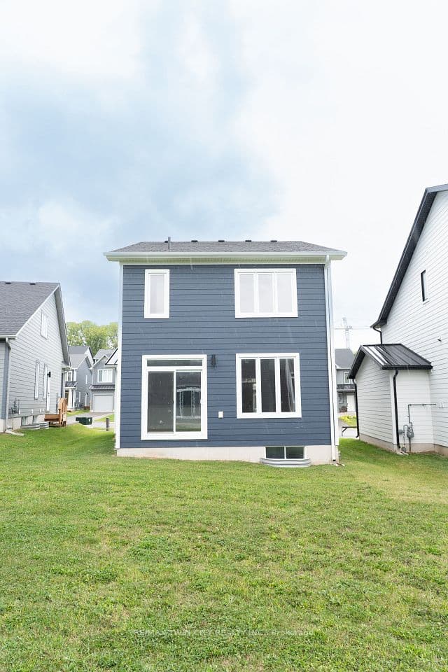163 JULIE Crescent, London South, ON N5X 3X4 – photo 2
