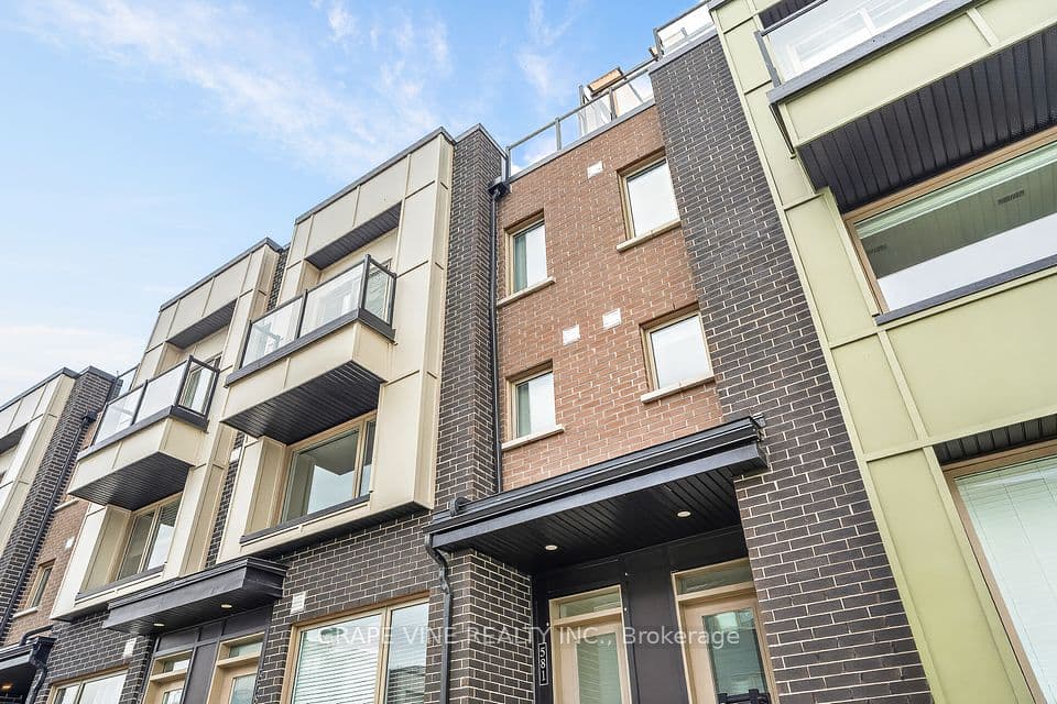 581 Takamose Private 216, Manor Park - Cardinal Glen and Area, ON K1K 4Z4 – photo 2