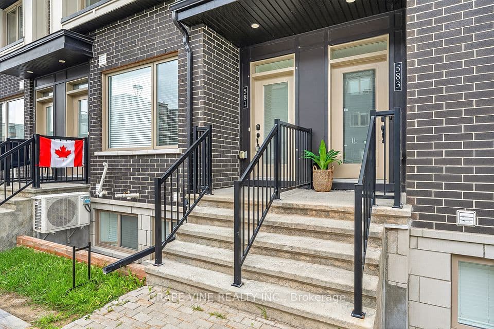 581 Takamose Private 216, Manor Park - Cardinal Glen and Area, ON K1K 4Z4 – photo 3