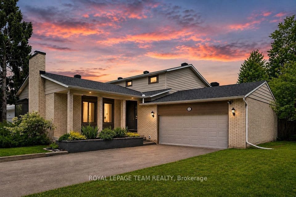 61 Amberwood Crescent, Country Place - Pineglen - Crestview and Area, ON K2E 7C2 – main photo