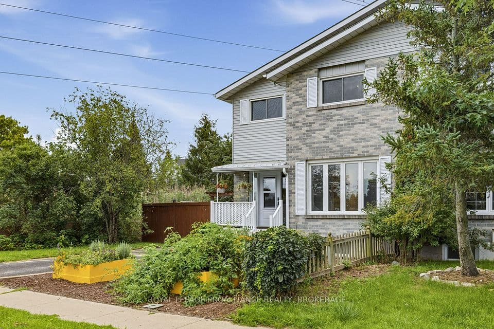690 Davis Drive, Kingston, ON K7M 7X3 – photo 3