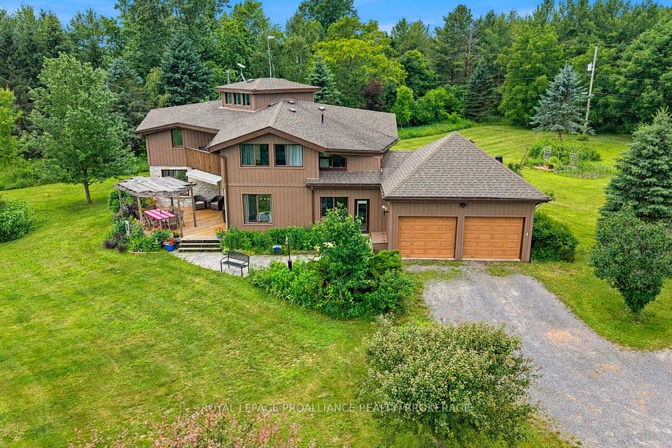 2576 Howe Island Drive, Frontenac Islands, ON K7G 2V6 – main photo