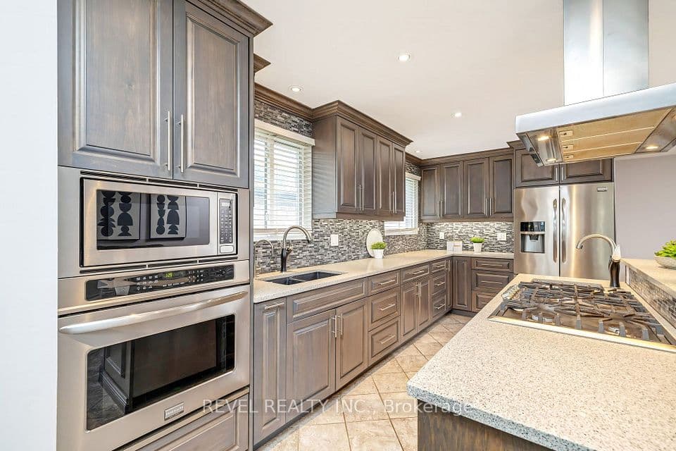 194 Hahn Avenue, Cambridge, ON N3C 2Z2 – main photo