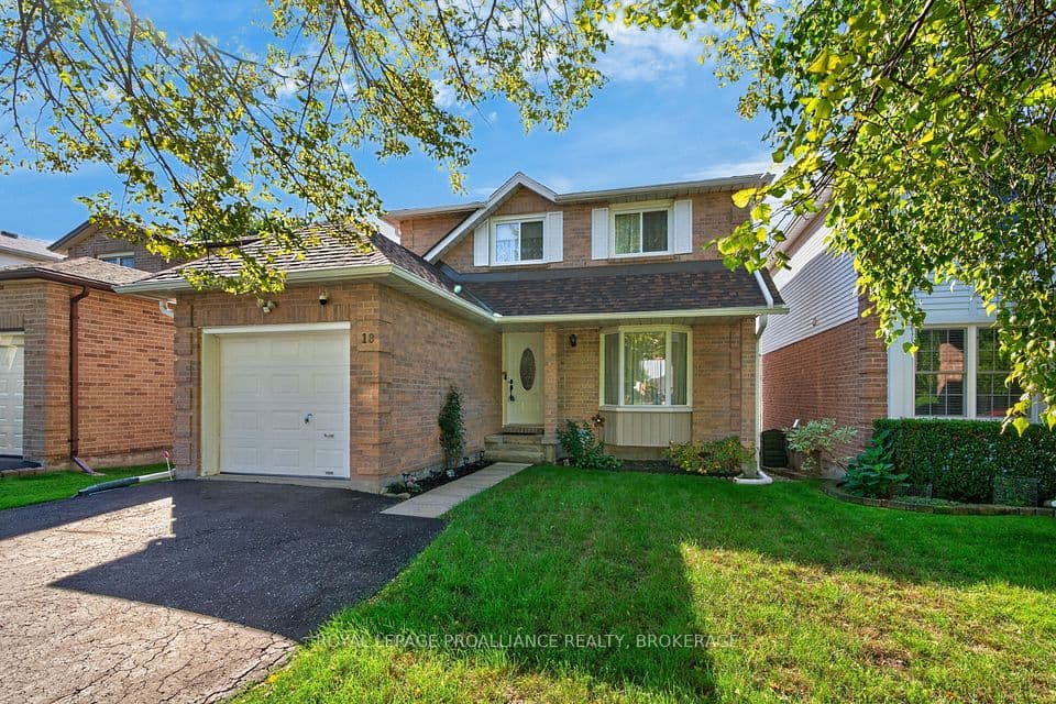18 Richdale Court, Kingston, ON K7K 6N1 – main photo