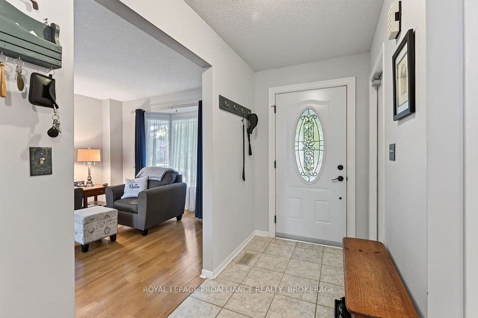 18 Richdale Court, Kingston, ON K7K 6N1 – photo 3