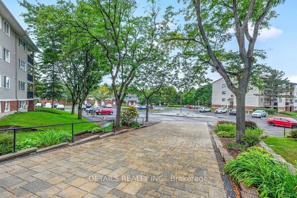 6532 Bilberry Drive 303, Orleans - Convent Glen and Area, ON K1C 4N9 – photo 3