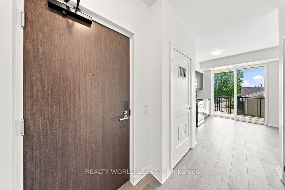 101 Golden Eagle Road 215, Waterloo, ON N2V 0H4 – photo 2