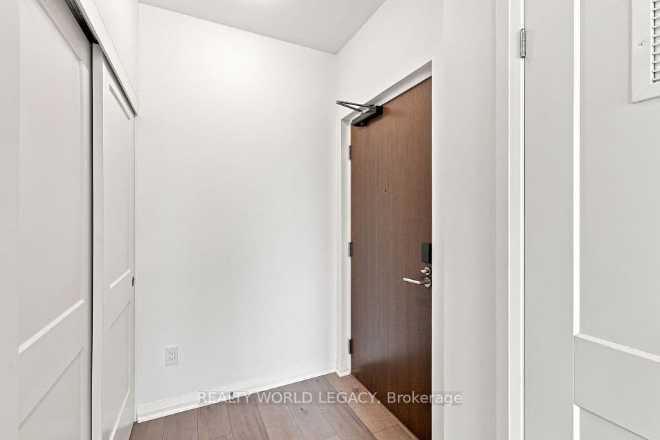 101 Golden Eagle Road 215, Waterloo, ON N2V 0H4 – photo 3