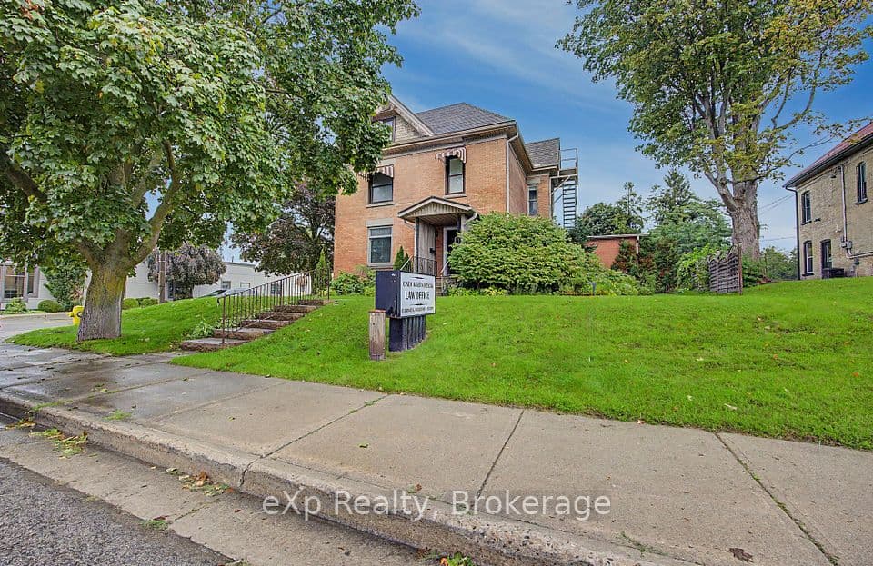 22 Harvey Street, Tillsonburg, ON N4G 3J6 – main photo