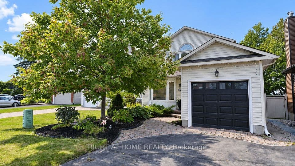 672 Farmbrook Crescent, Orleans - Cumberland and Area, ON K4A 2L1 – main photo