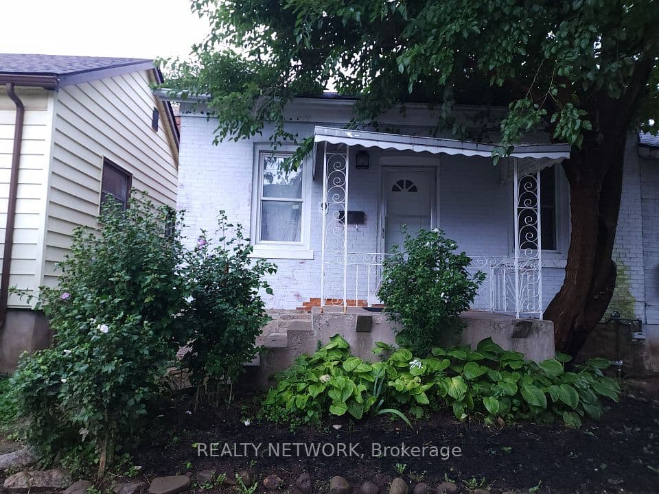 9 Woodland Avenue, St. Catharines, ON L2R 5A1 – photo 2