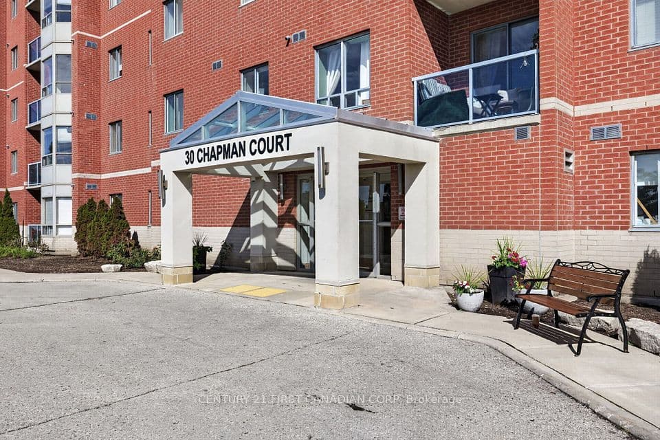 30 Chapman Court 203, London North, ON N6G 4Y4 – main photo
