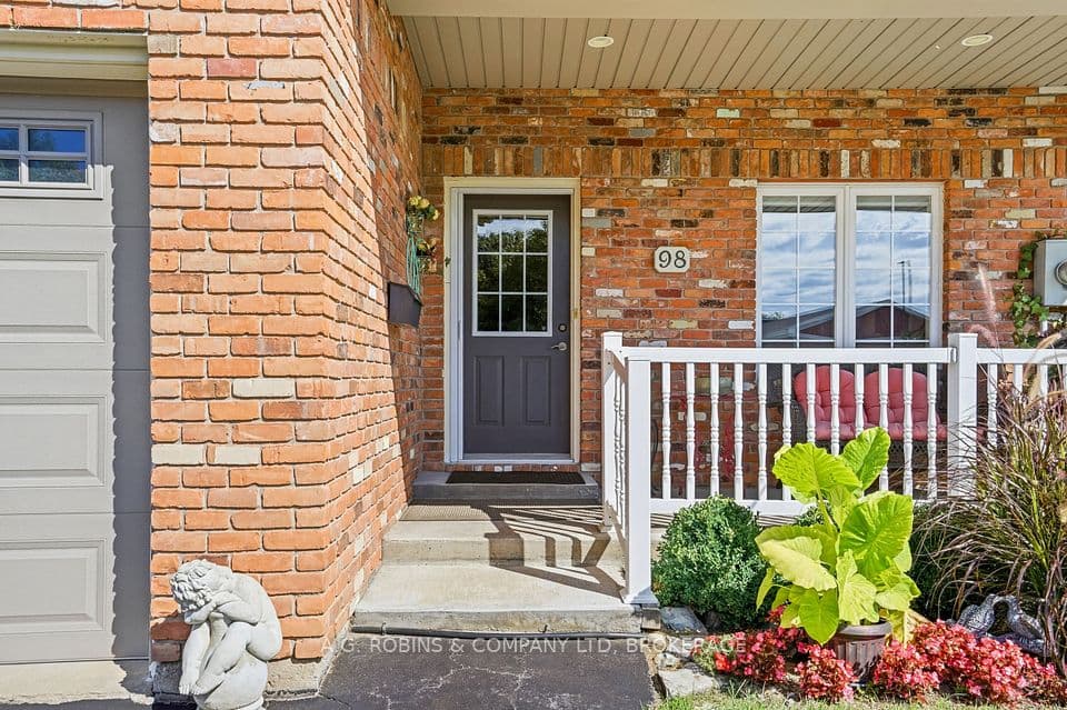 98 Maple Street, Port Colborne, ON L3K 6G7 – photo 3