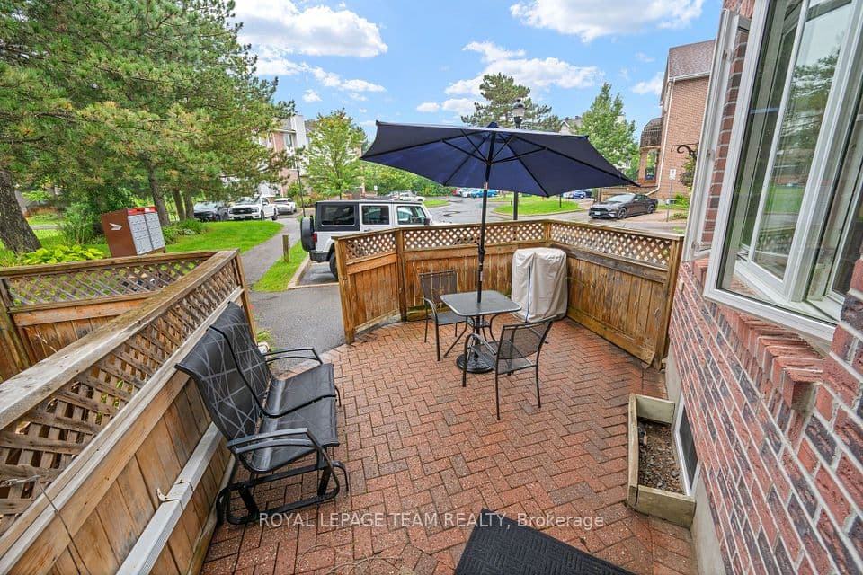 12-2 Stonebank Crescent 12, Bells Corners and South to Fallowfield, ON K2H 9M4 – photo 3