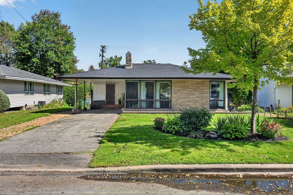 2627 Norberry Crescent, Billings Bridge - Riverside Park and Area, ON K1V 6N3 – main photo