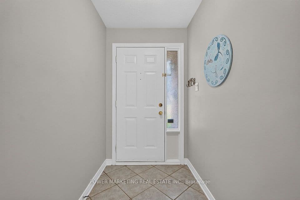 6886 EDGAR BRAULT Street, Orleans - Convent Glen and Area, ON K1C 1L7 – photo 3