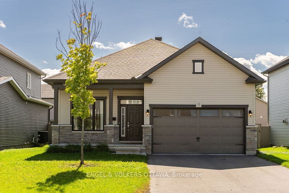 920 Lucerne Drive, Russell, ON K0A 1W0 – main photo