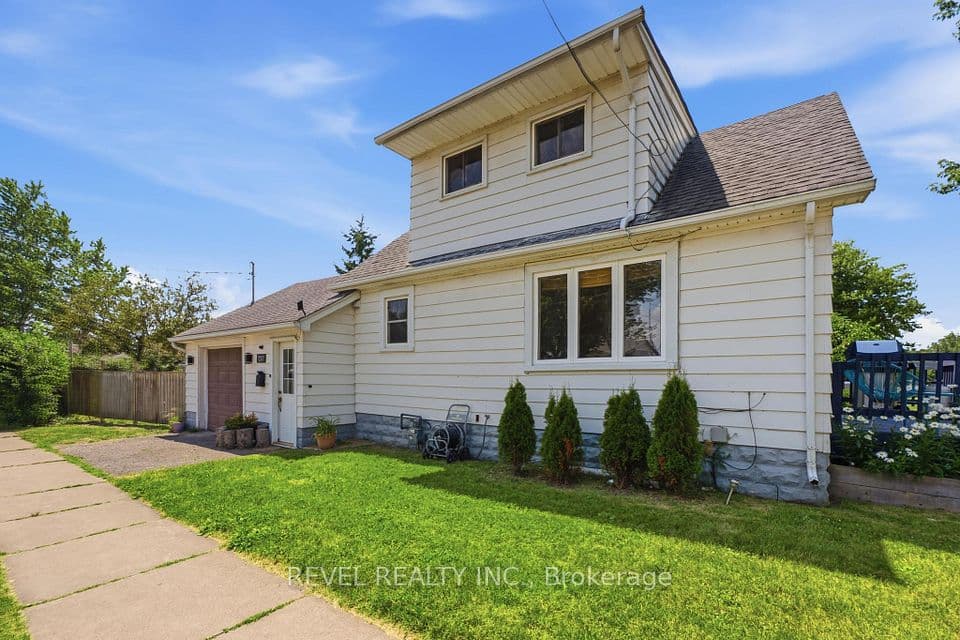 1217 ORCHARD Avenue, Fort Erie, ON L2A 3C8 – photo 3
