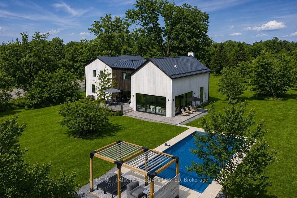 2468 County Road 15, Prince Edward County, ON K0K 2W0 – main photo