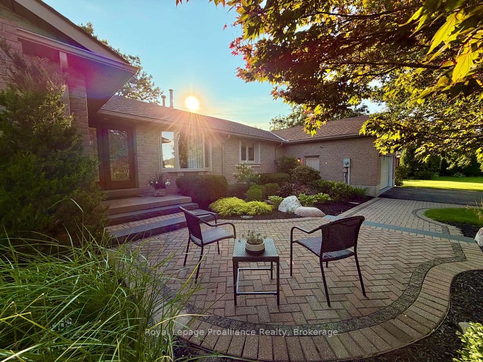 100 Bay Breeze Street, Prince Edward County, ON K8N 4Z7 – photo 2