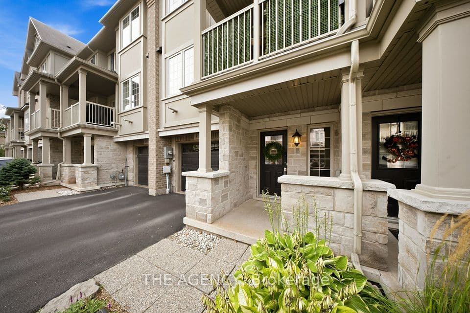 215 Dundas Street E 19, Hamilton, ON L8B 0X1 – main photo