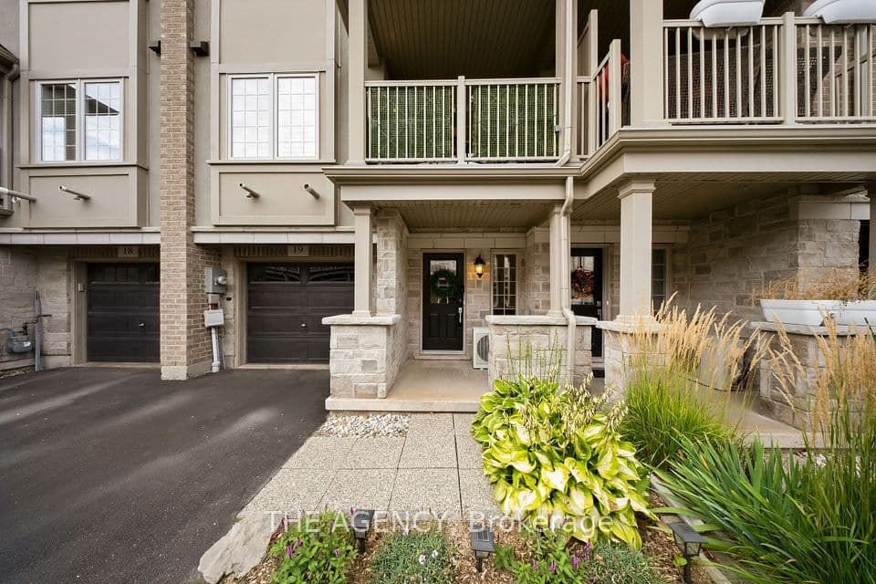 215 Dundas Street E 19, Hamilton, ON L8B 0X1 – photo 2