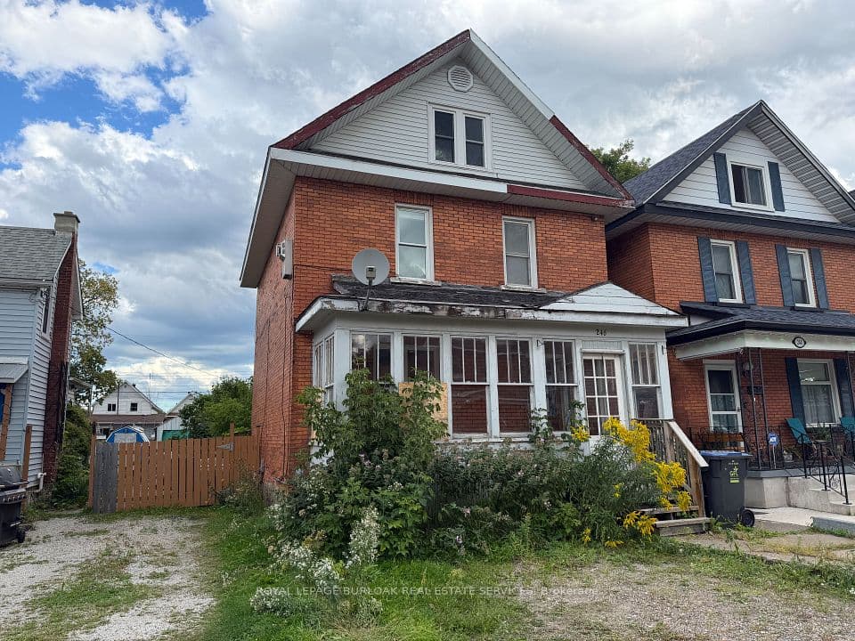 246 St. James Street, Sault Ste Marie, ON P6A 1P6 – main photo
