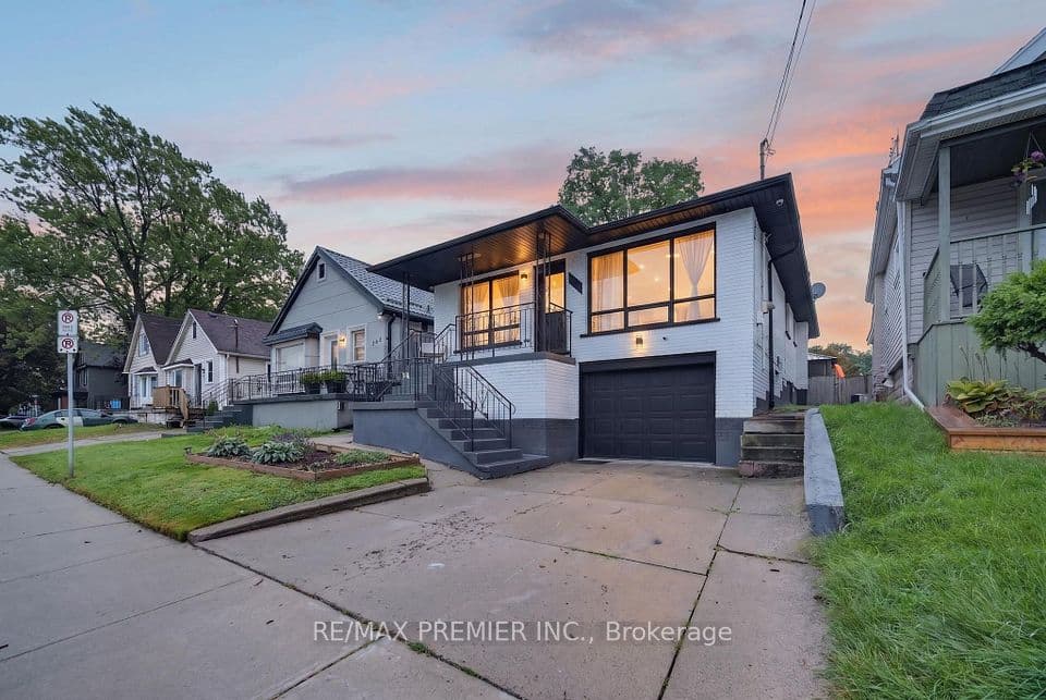344 Queensdale Avenue, Hamilton, ON L9A 1L6 – main photo