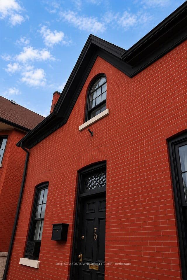 70 Wellington Street S, Hamilton, ON L8N 2R1 – main photo