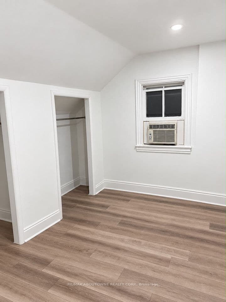 70 Wellington Street S, Hamilton, ON L8N 2R1 – photo 3