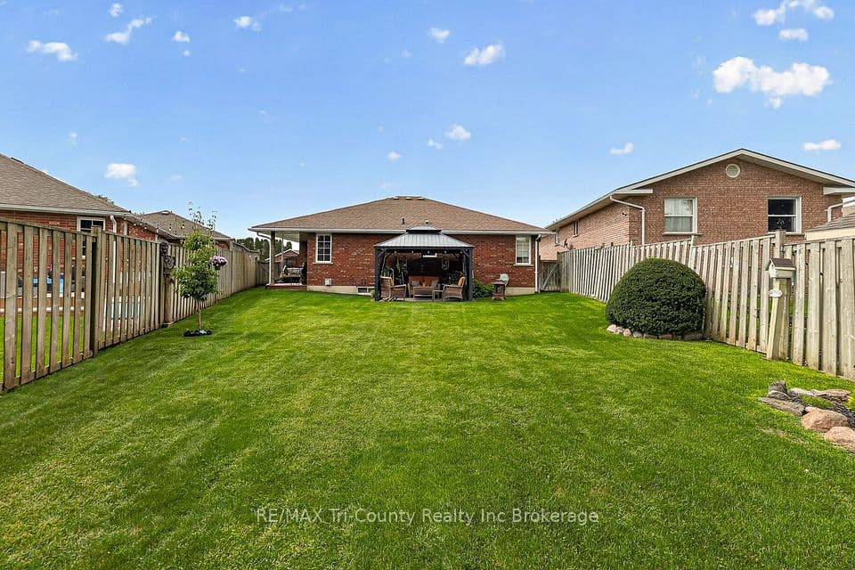 22 St Michael's Street, Norfolk, ON N4B 3C8 – photo 3
