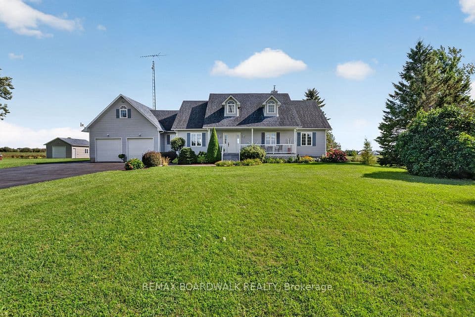 1064 Route 400, Russell, ON K0A 1W0 – main photo