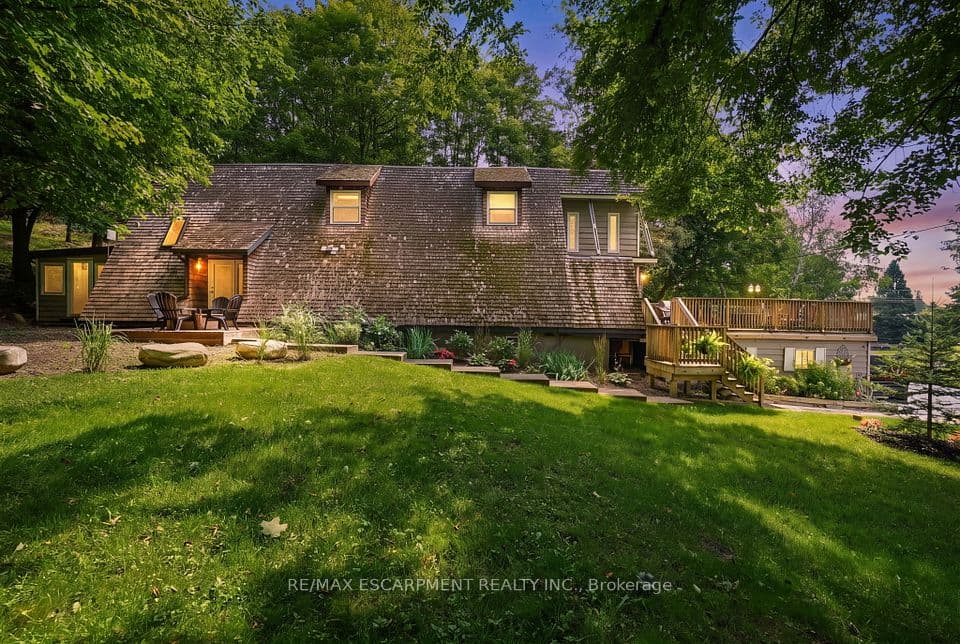 1073 Cedar Beach Road, Bracebridge, ON P1L 1W8 – main photo