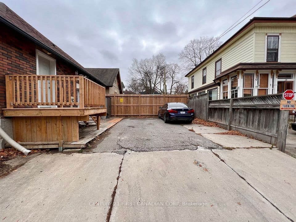 27 Wharncliffe Road S, London South, ON N6J 2J5 – photo 2