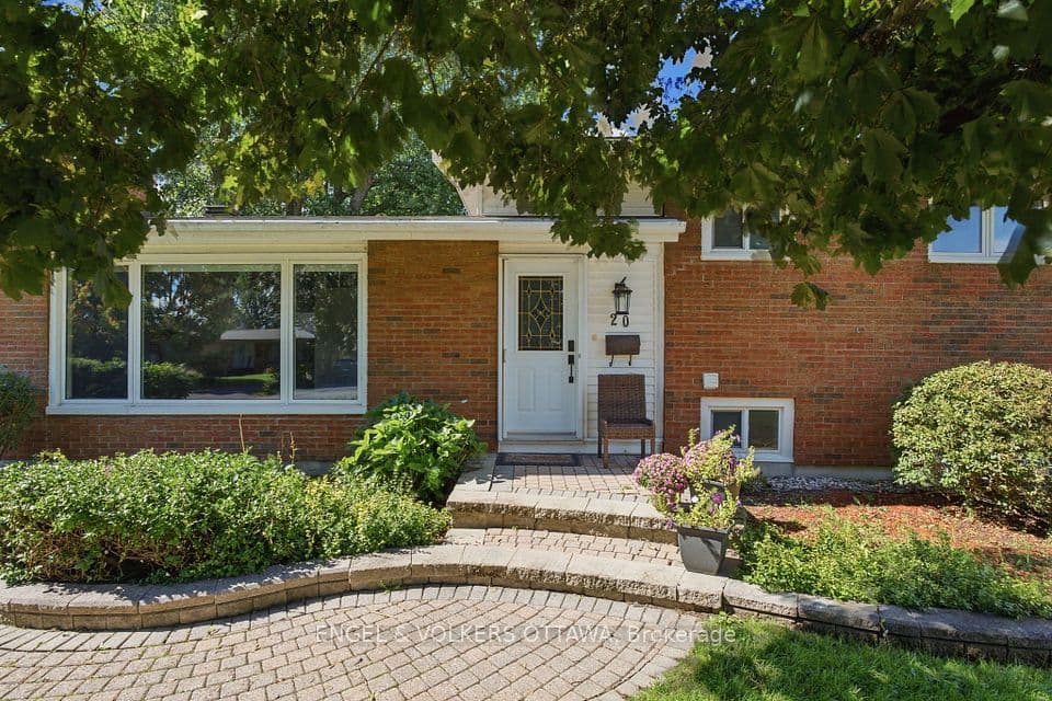 20 Parthia Avenue, Cityview - Parkwoods Hills - Rideau Shore, ON K2E 5J9 – photo 2