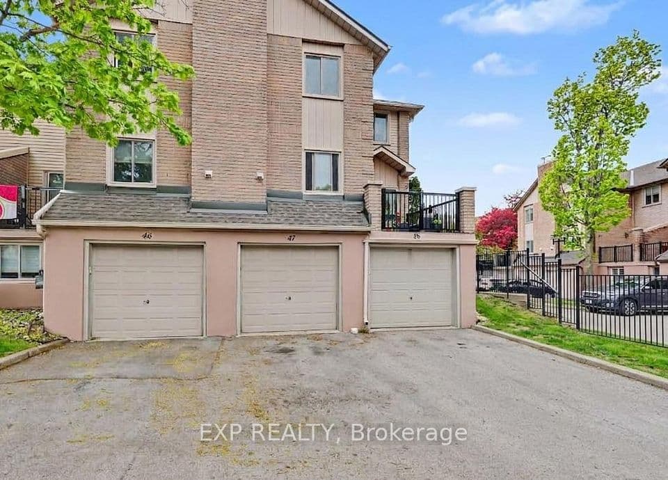 38 Elora Drive 47, Hamilton, ON L9C 7L6 – main photo