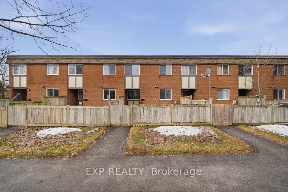 1675 Heatherington Road 11, Hunt Club - South Keys and Area, ON K1V 8V8 – main photo