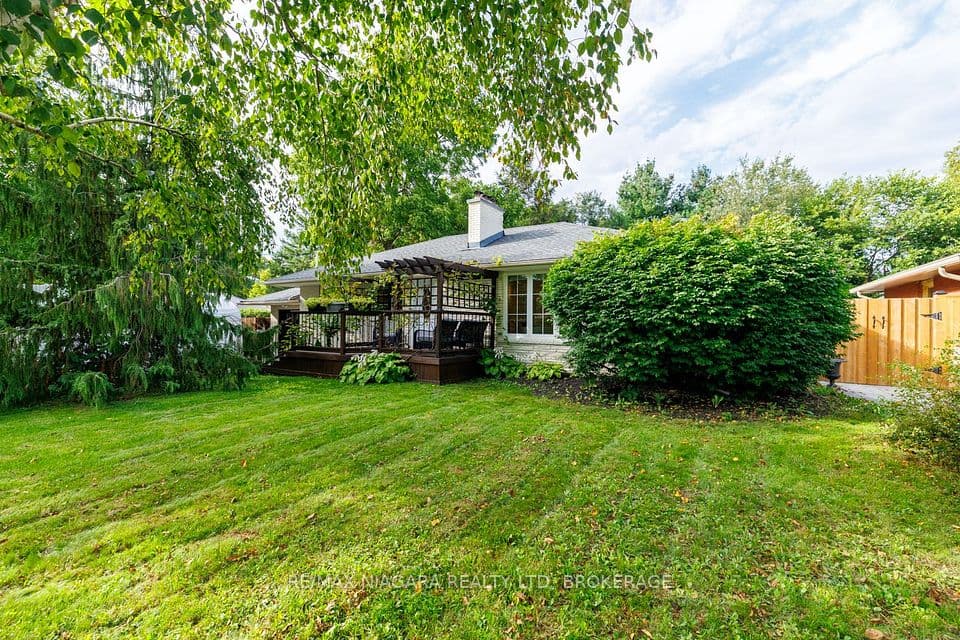 42 Strathcona Drive S, Pelham, ON L0S 1E0 – photo 2