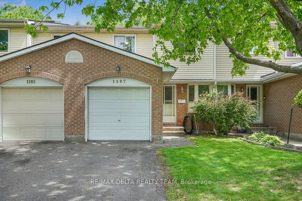 1107 Des Forets Avenue, Orleans - Convent Glen and Area, ON K1C 5K7 – main photo