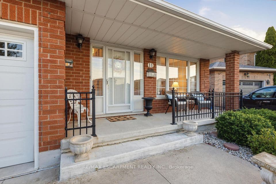 11 Gabriele Court, Hamilton, ON L8G 5C4 – photo 3