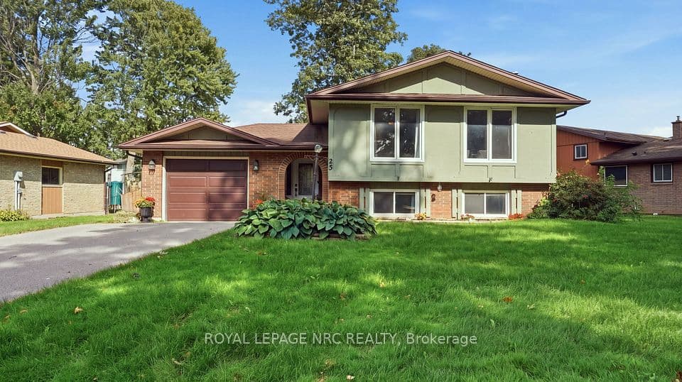 25 Sherwood Forest Trail, Welland, ON L3C 5X7 – main photo